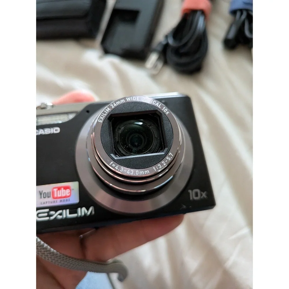 CASIO EX-H10 SR STANDARD Exilim Hi Zoom Digital Camera Silver 12.1MP Optical 10x